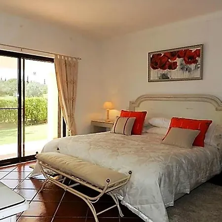 Sleeps 6 With Pool And Air Con Benfarras