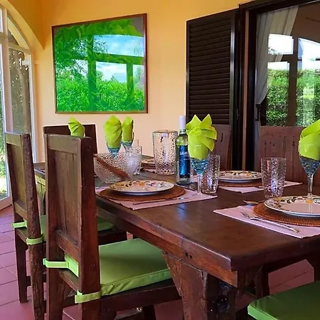 Sleeps 6 With Pool And Air Con * Benfarras