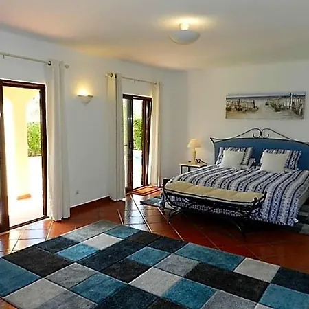 Villa Sleeps 6 With Pool And Air Con Benfarras
